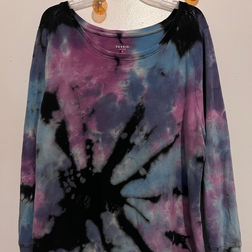 **Used** Torrid Active Tie-Dye Sweater